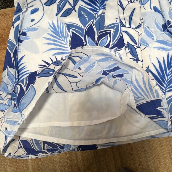 Cute Janie and Jack casual dress. Lines with cap sleeves. In good condition. - Picture 4 of 5